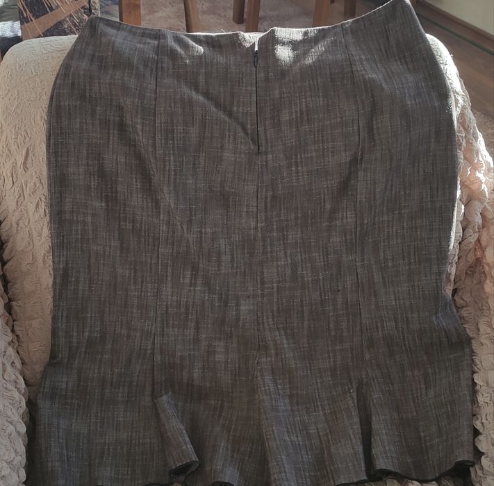 Елегантен дамски костюм