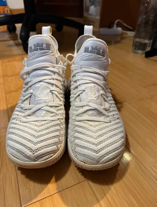 Lebron 16 Buzz Lightyear