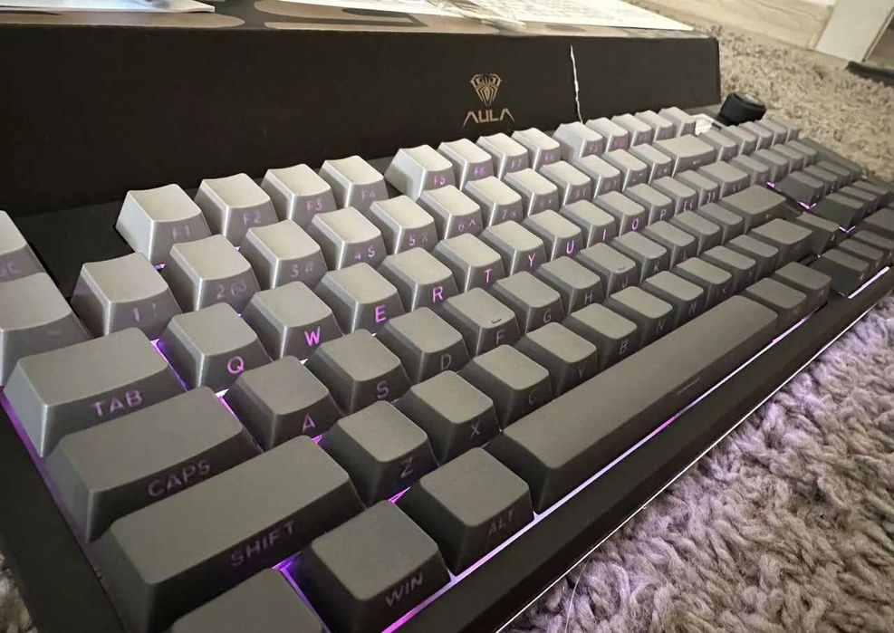 Tastatură mecanică