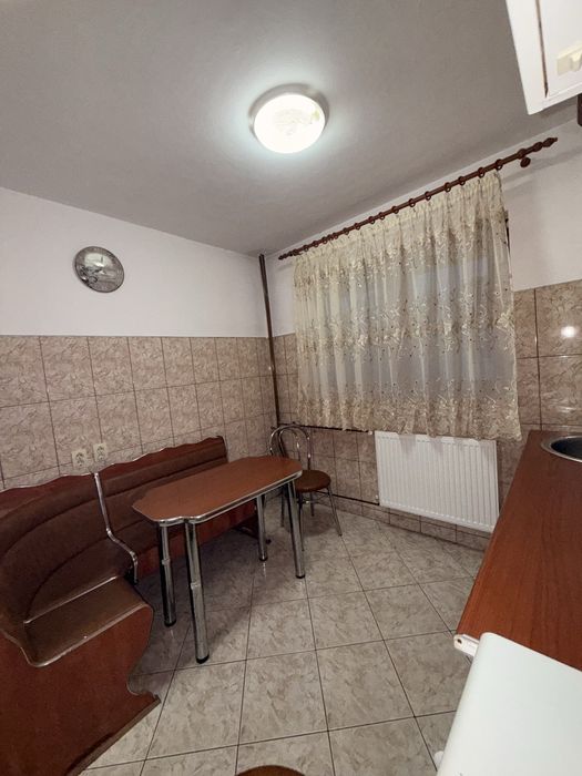 Inchiriez apartament 3 camere Beius