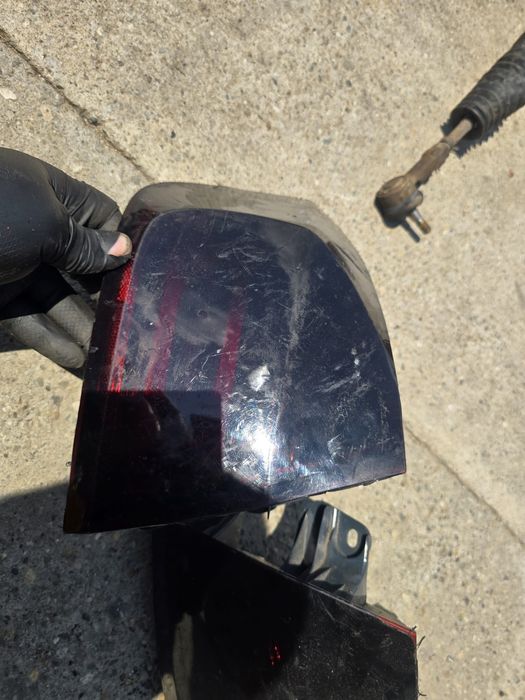 Tripla/stopuri bmw f30 cu folie pe.ele.