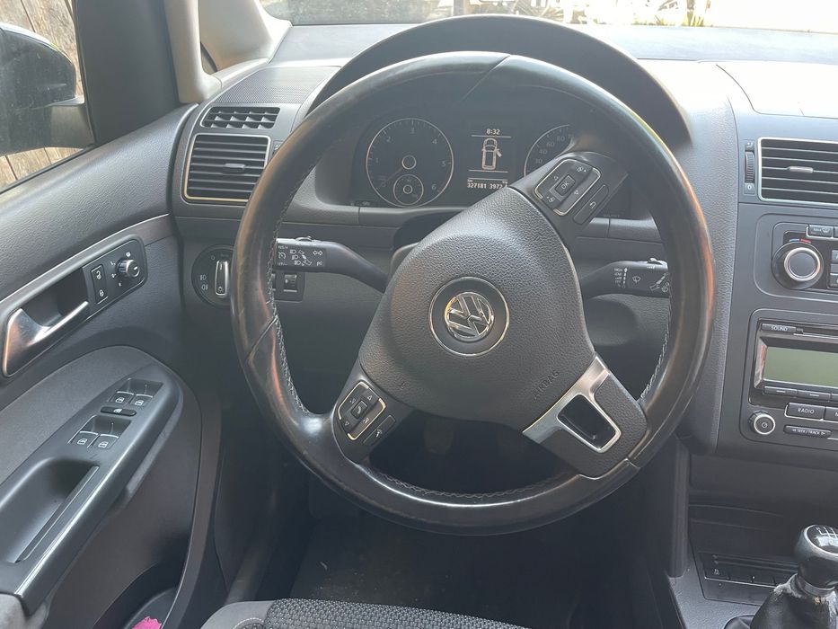 Mașină VW Touran 2012