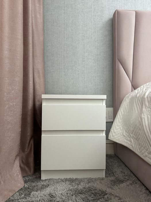 Спальная комнатная мебель