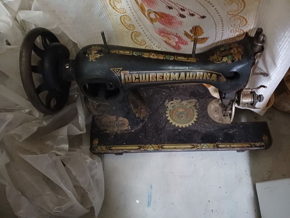Швейная машинака