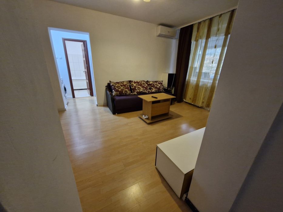 Apartament cu 2 camere de vânzare în Tomis I – 75.000 € negociabil