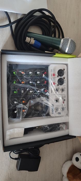 Продам караоке микшер Debra V4