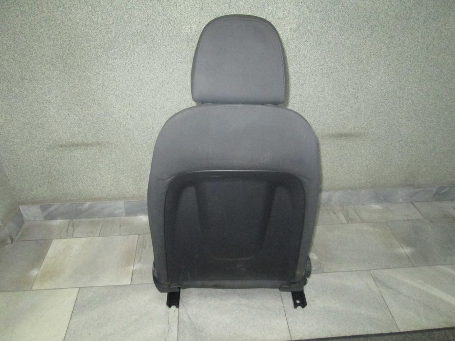 Продавам 1 брой предна пасажерска седалка за Audi A4 B8 2008 до 2015
