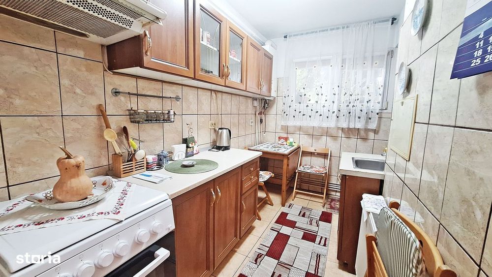 Piata Astra, apartament 2 camere la etajul 1, liber, 87000 euro
