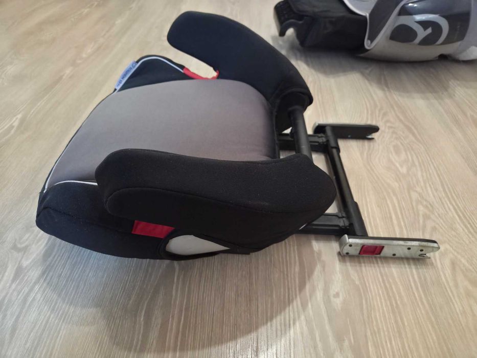 Продавам много запазено детско столче за кола Cybex Solution X2-fix