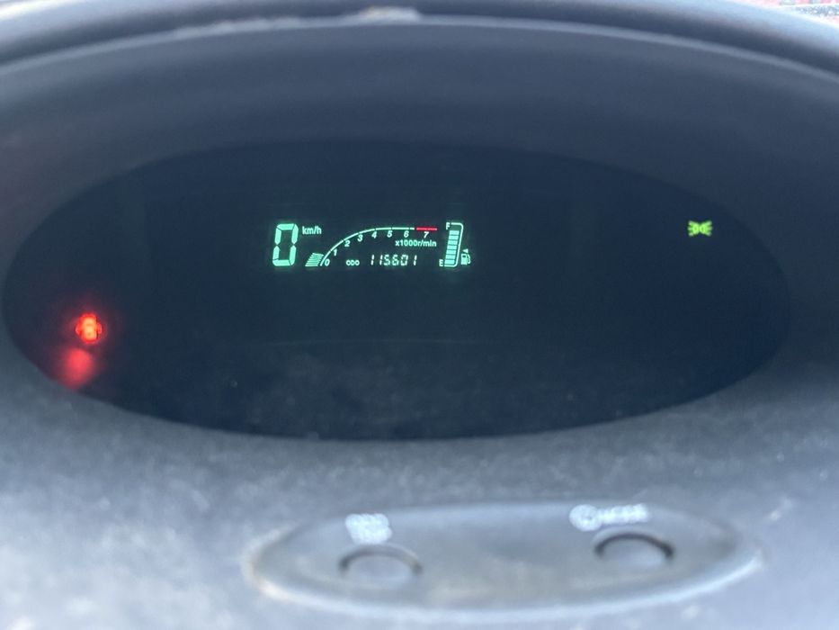 Toyota Yaris 1.0 VVT-i  Тойота Ярис 1.0и на-части!