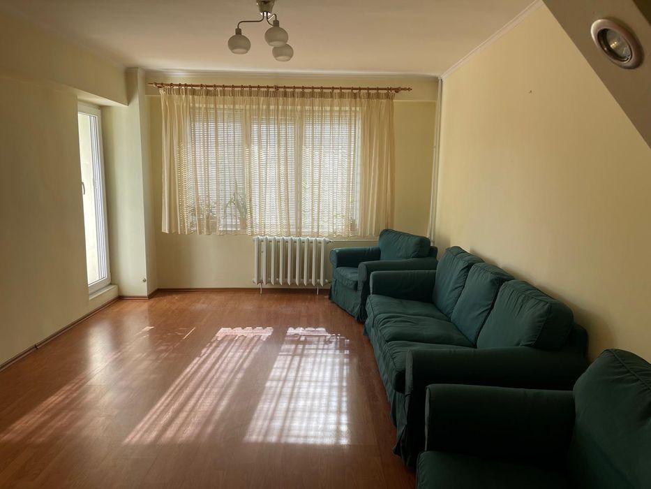 Apartament 3 camere + balcon de închiriat – Zona Cantemir