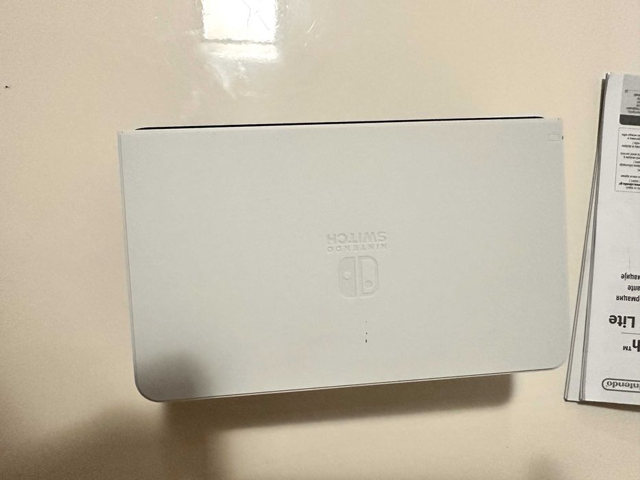 Consola Nintendo Switch OLED + Joc Super Mario Bros Wonder