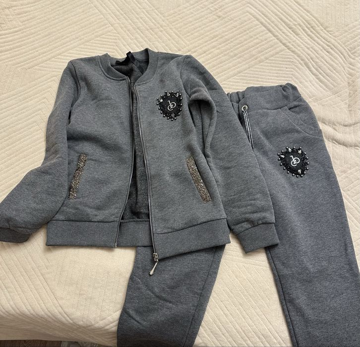 Продам спорт костюм