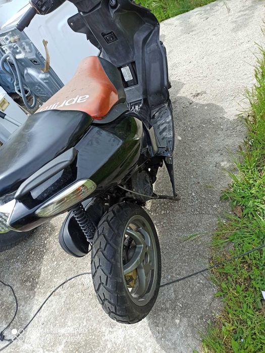 Скутер aprilia Sr 50