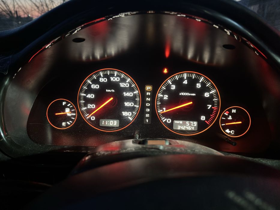 Продам прибореую панель оптитрон субару легаси б4