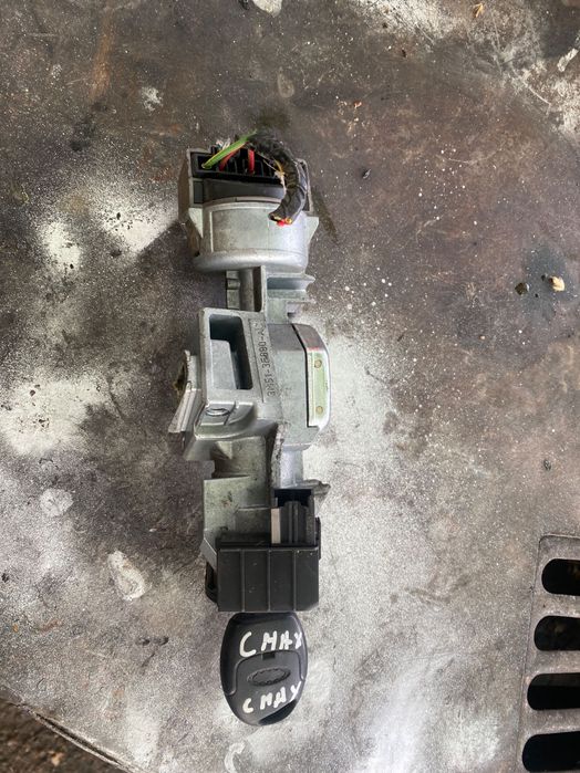 Контактен ключ за форд фокус ц-макс