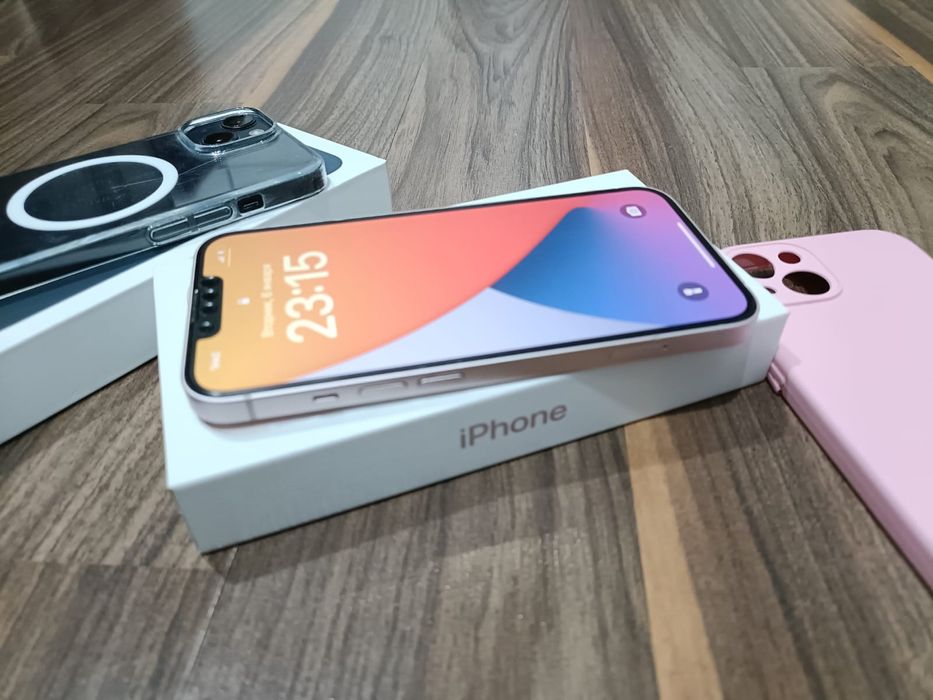 iPhone 13 . 128 GB, розовый
