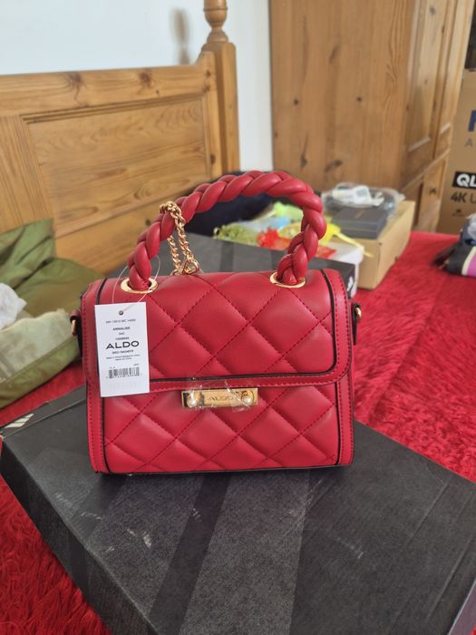 Дамска кокетна чанта кожена