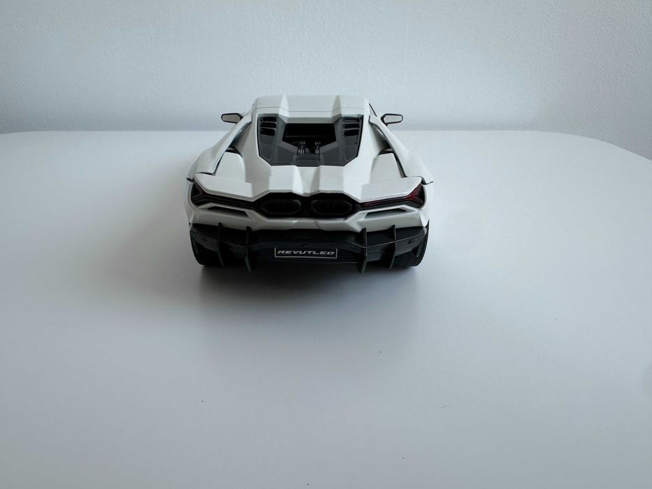 Macheta auto Lamborghini Revuelto 1/24
