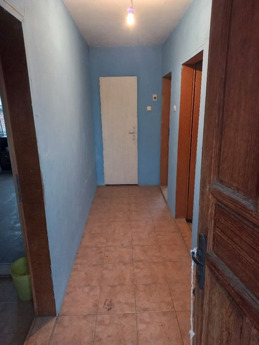 Продавам парцел 1160 кв. с две къщи.