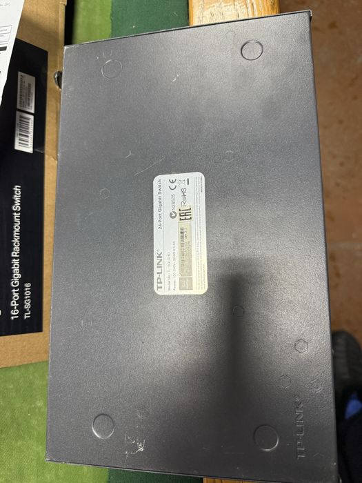 Продам свитч коммутатор гигабитный на 24 порта неуправляемый TpLink
