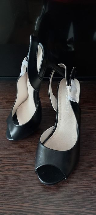 Sandale 37, piele naturala, noi