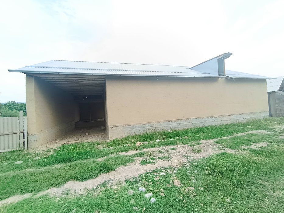 Uy sotiladi Manzil Parkent tumani Samsarakda