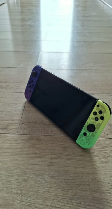 Nitendo switch special edition splatoon 3.Se ia produsul doar fizic