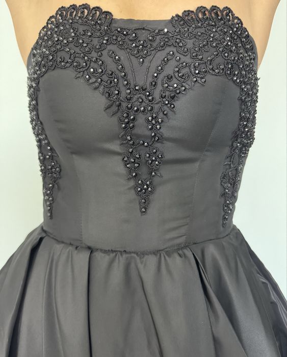 Продавам бална рокля