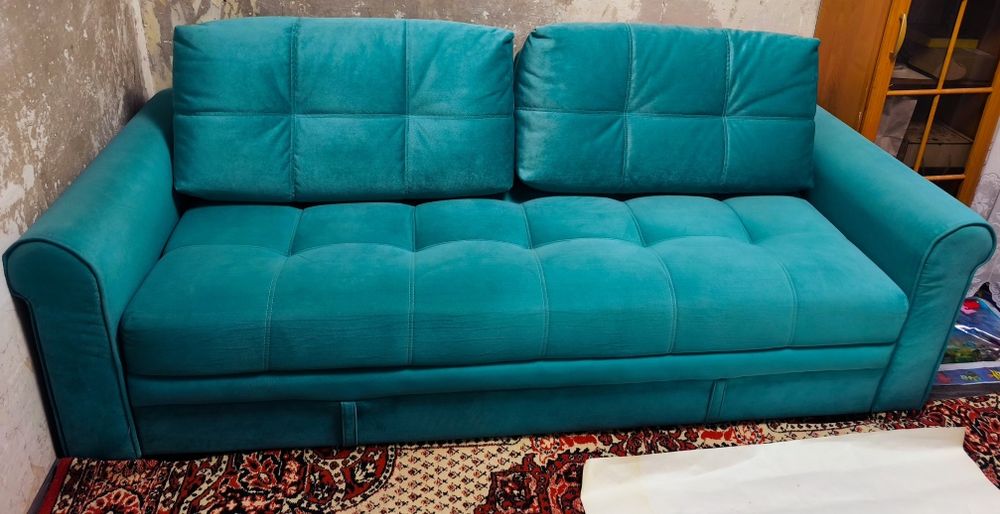 Продам диван раскладной.