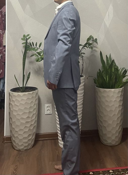 Костюм мужское размер 48