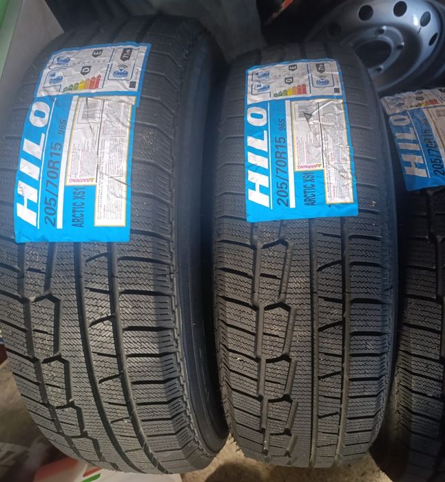 Продаётся резина 205/70 R15