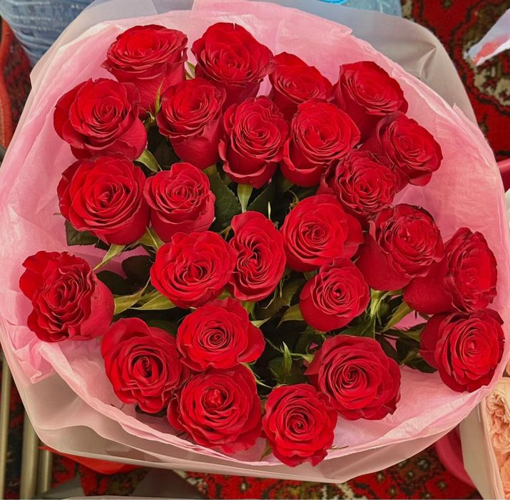 Цветы свежие продам.