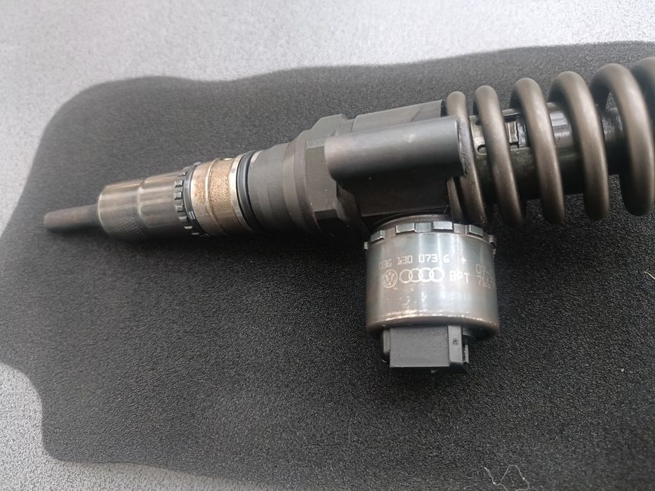 Injector Bosch VW Skoda Audi,Seat Golf,Touran,A3,A4,A6,Octavia 2.0 D