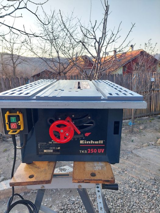 Circular pentru lemn de banc Einhell.