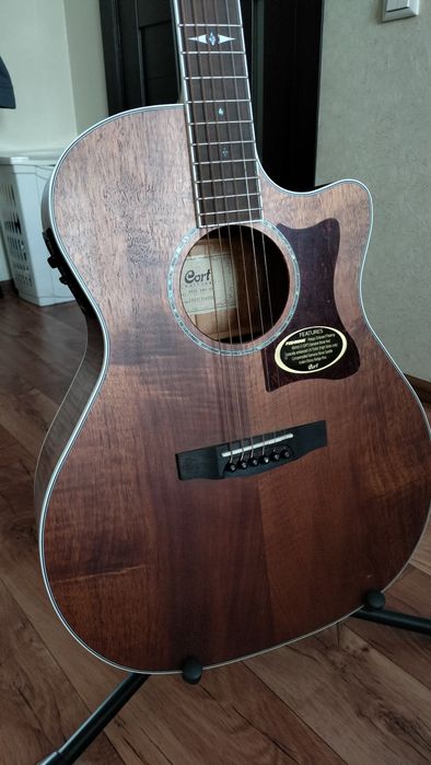 Гитара электроакустическая