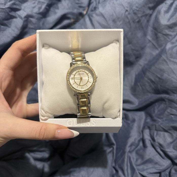 Дамски часавник GUESS