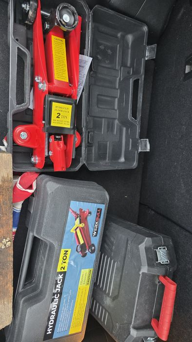 Крик 2 тонен  2бр х50 лв