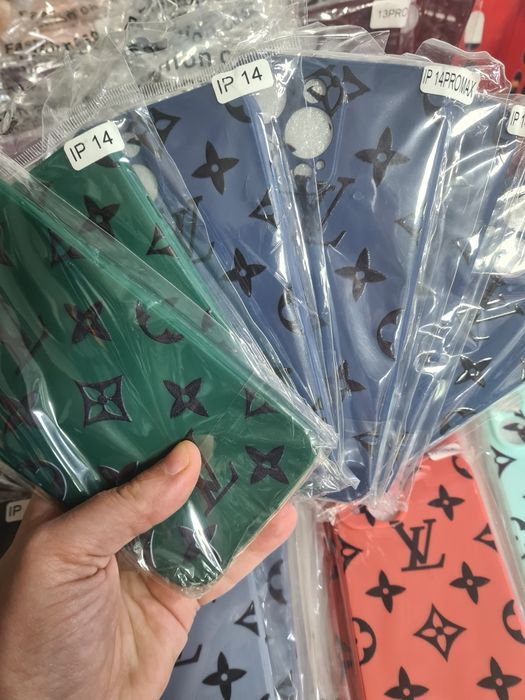 Чехлы на 14, 14 pro, 14 pro max.