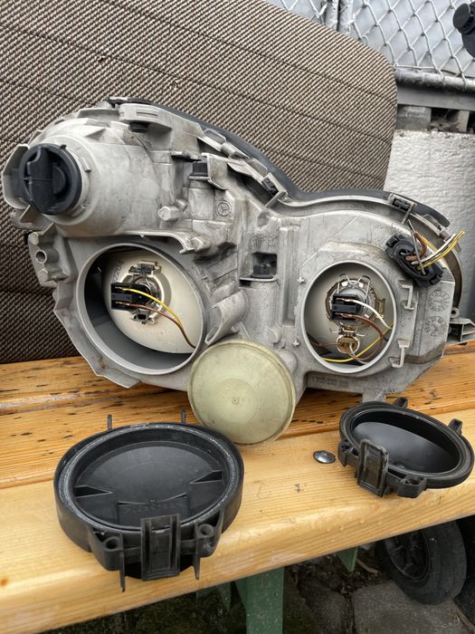 Оригинални фарове за мерцедес w203 седан оборудвани