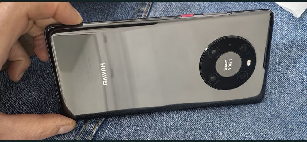 Vând Huawei mate 40 pro