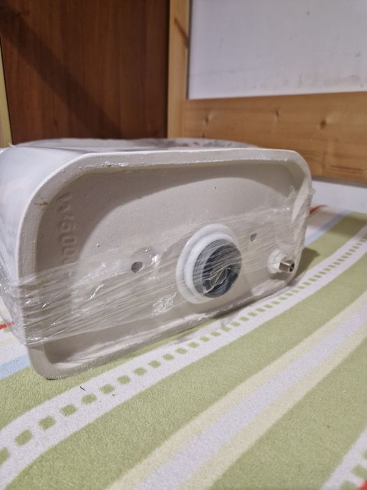 Чисто нова тоалетна чиния с казанче / моноблог