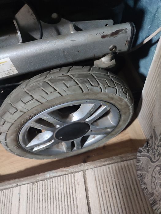 Vând căruț electric iChair MC1 Fără Baterii !!!