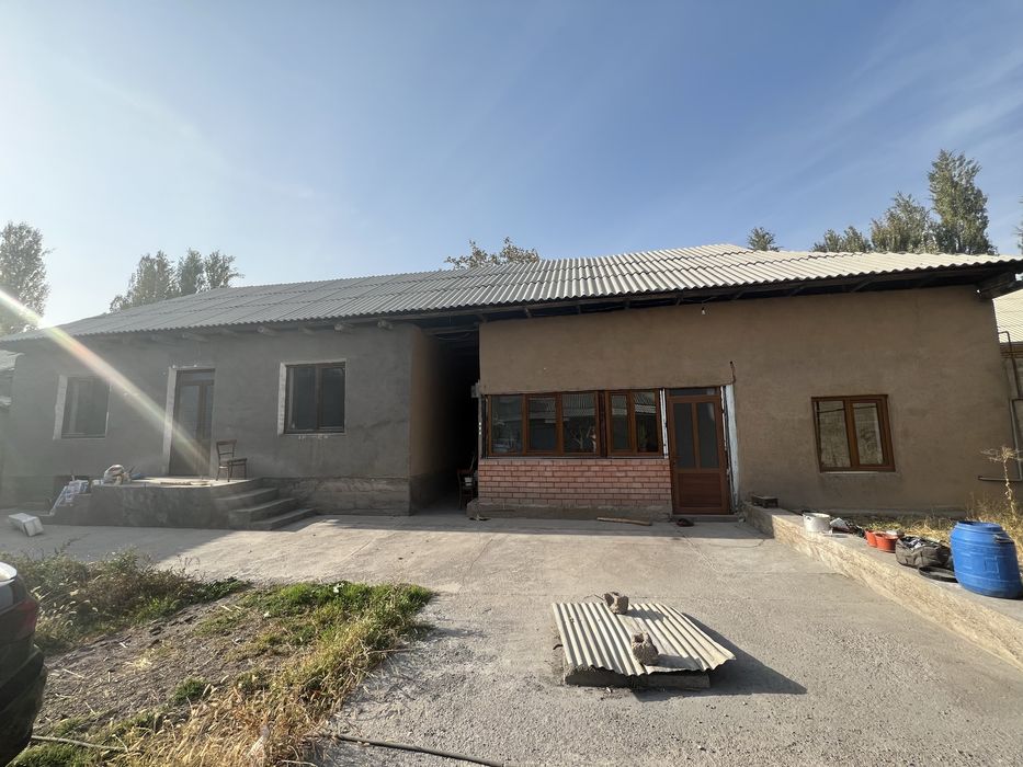 Ховли уй сотилади