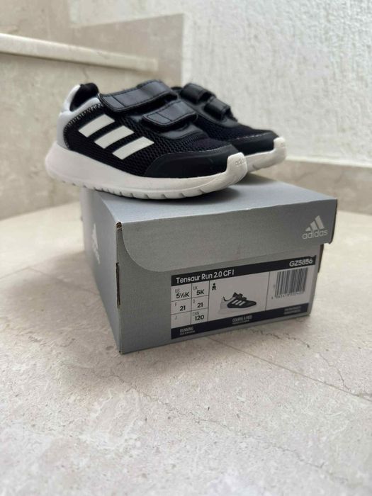 Маратонки Adidas