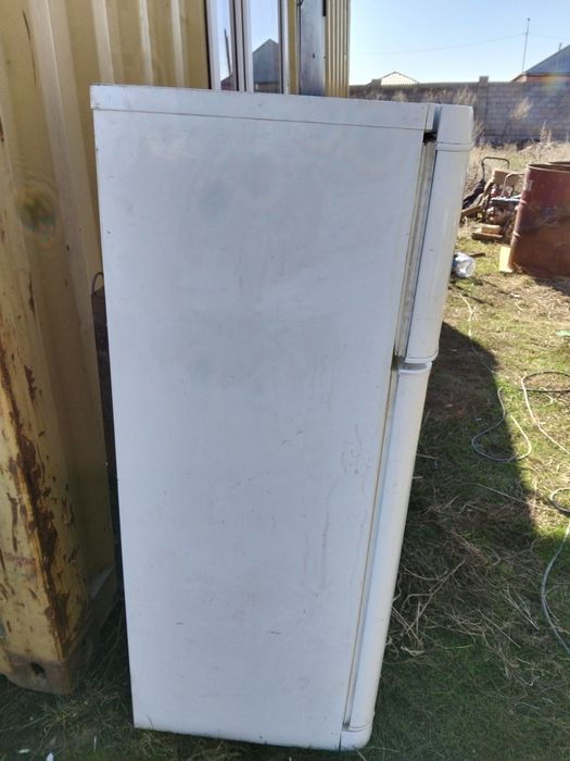 Продам холодильник