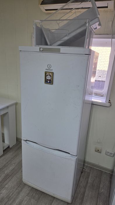 Продам холодильник