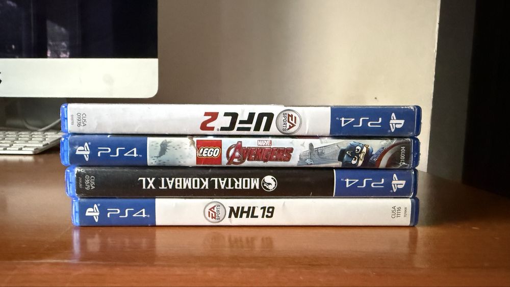 продаю игры на пс4 б/у
