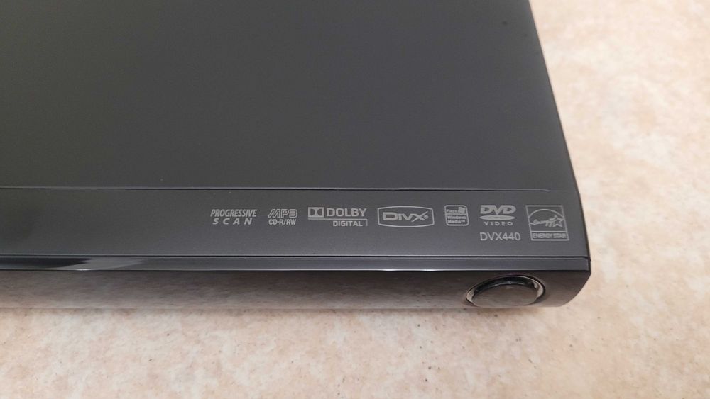 Продам новый DVD-плеер LG