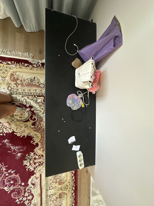 Комот под телевизор